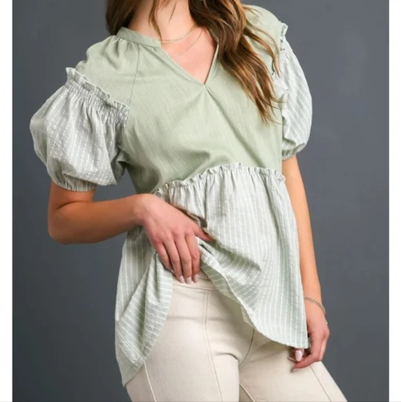 UMGEE NWT SAGE LINEN BLEND V-NECK SHORT SLEEVE TOP - Picture 2 of 6